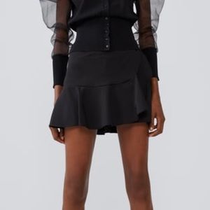 Zara Women’s Ruffle Skort